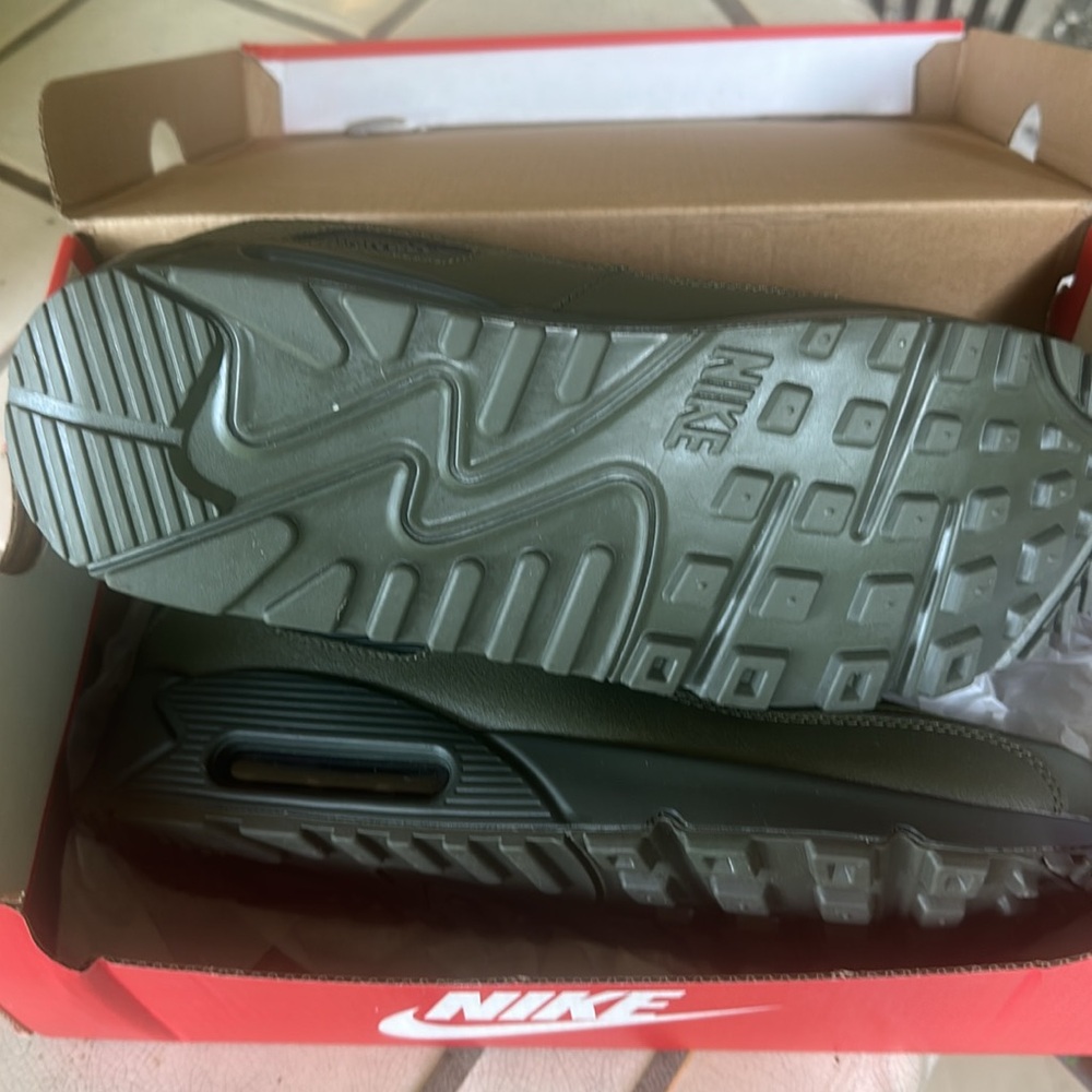 Nike men’s air max olive - Picture 3 of 4